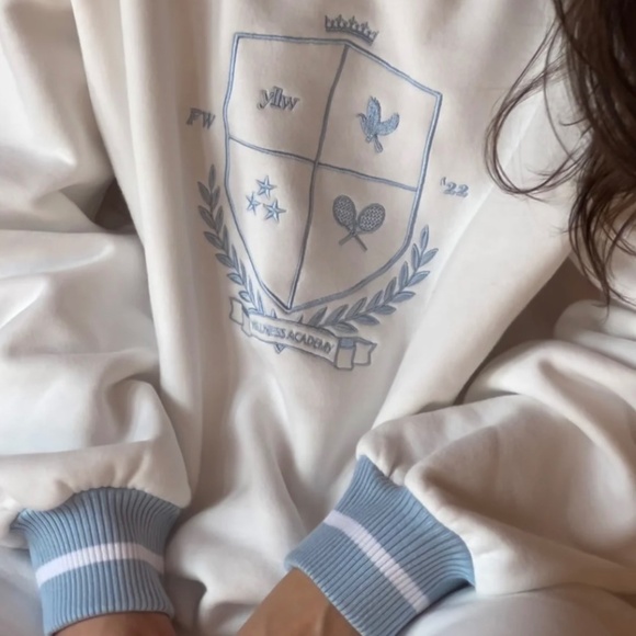 Yellow The Label Coat of Arms Oversized Sweatshirt *NWOT* - Picture 3 of 9